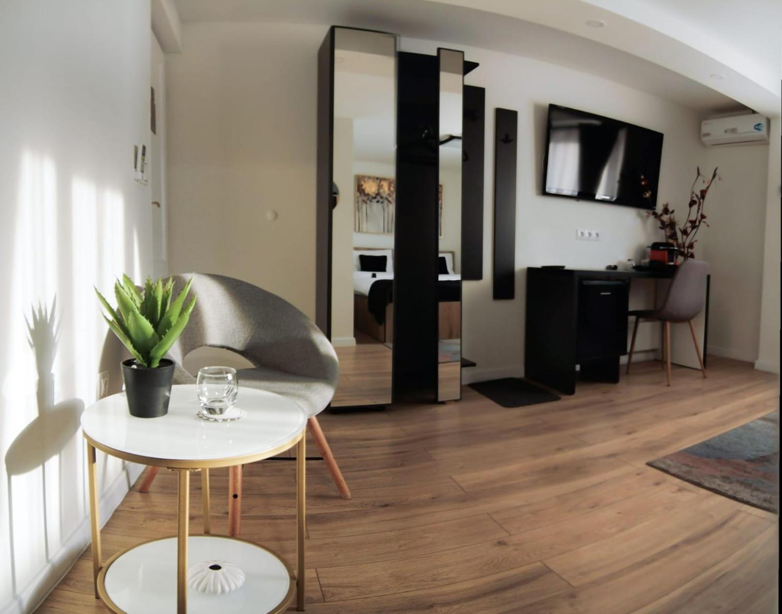 Hotel Casa Emilia Hunedoara Zimmer foto